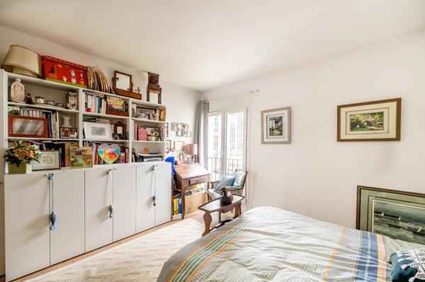 Agréable appartement 2p, 46,5 m² traversant, calme et lumineux.