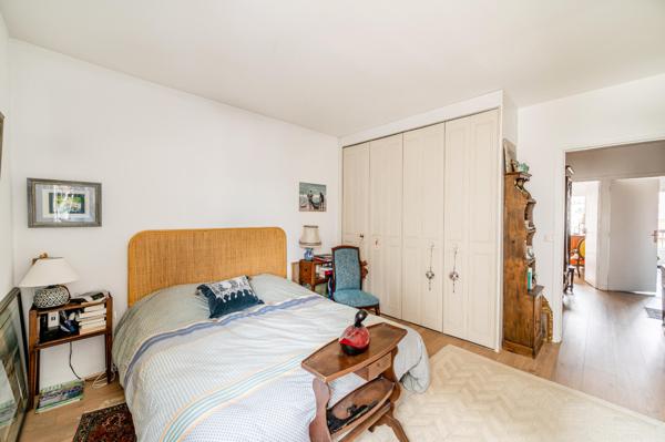 Agréable appartement 2p, 46,5 m² traversant, calme et lumineux.