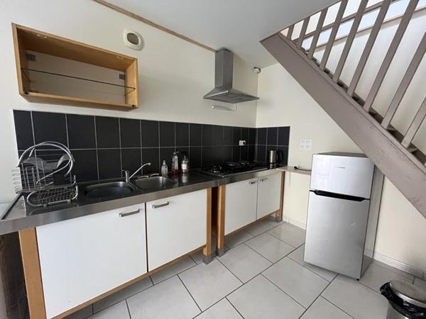 Maison à louer 570 € CC Mauzé-sur-le-Mignon 3 p 62 m² DPE D