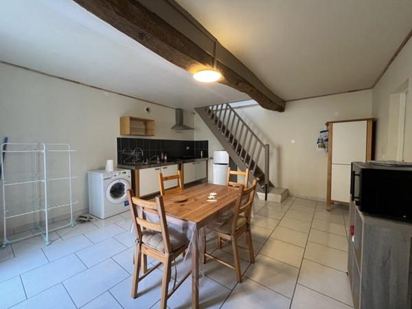 Maison à louer 570 € CC Mauzé-sur-le-Mignon 3 p 62 m² DPE D