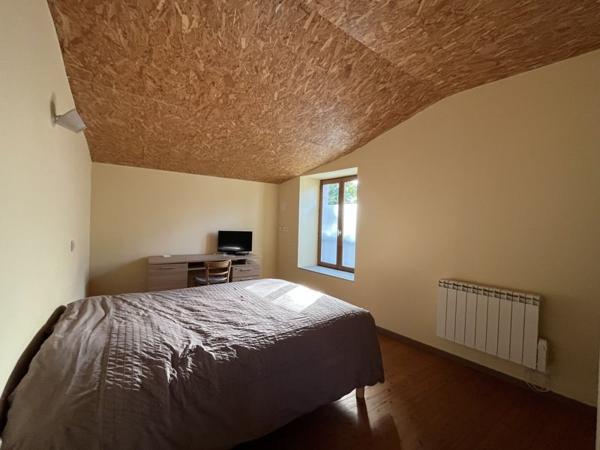 Maison à louer 570 € CC Mauzé-sur-le-Mignon 3 p 62 m² DPE D