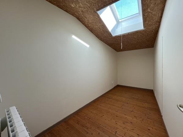 Maison à louer 570 € CC Mauzé-sur-le-Mignon 3 p 62 m² DPE D