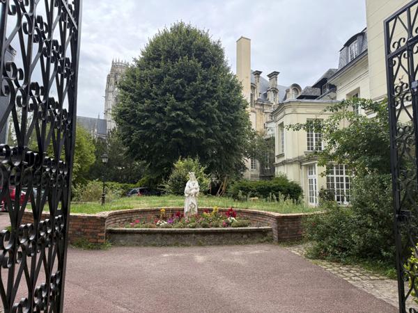 ROUEN CENTRE – HÔTEL DE VILLE – STUDIO VENDU LOUÉ – RENTABILITÉ BRUTE + DE 8 %