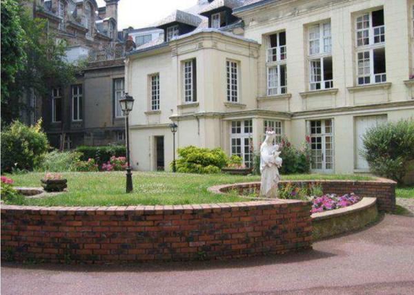 ROUEN CENTRE – HÔTEL DE VILLE – STUDIO VENDU LOUÉ – RENTABILITÉ BRUTE + DE 8 %