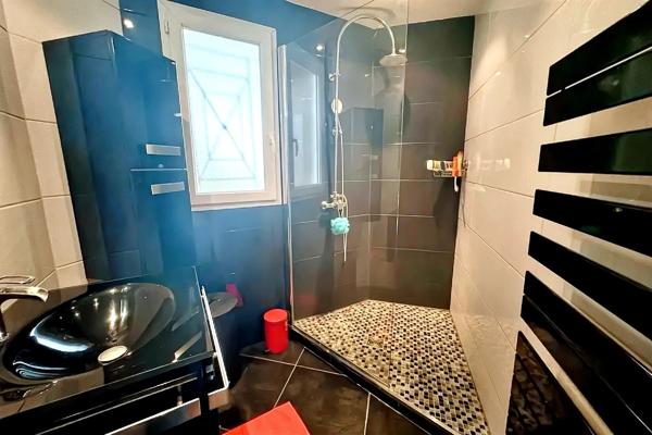 Maison d’architecte 274 m2 sur terrain de 2835 m2