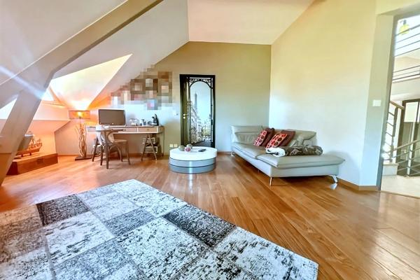 Maison d’architecte 274 m2 sur terrain de 2835 m2