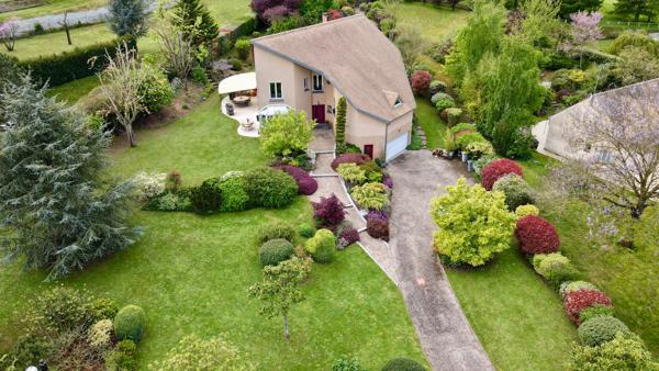 Maison d’architecte 274 m2 sur terrain de 2835 m2