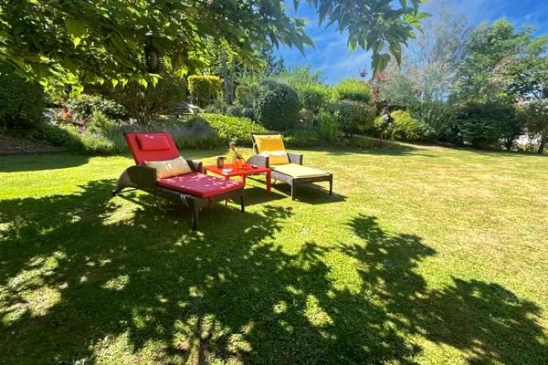 Maison d’architecte 274 m2 sur terrain de 2835 m2