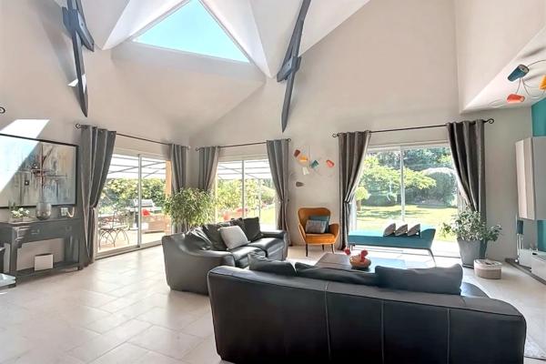 Maison d’architecte 274 m2 sur terrain de 2835 m2