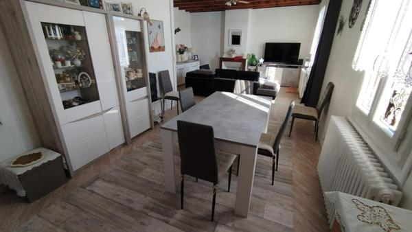 MAISON AVEC SOUS-SOL ET TERRAIN