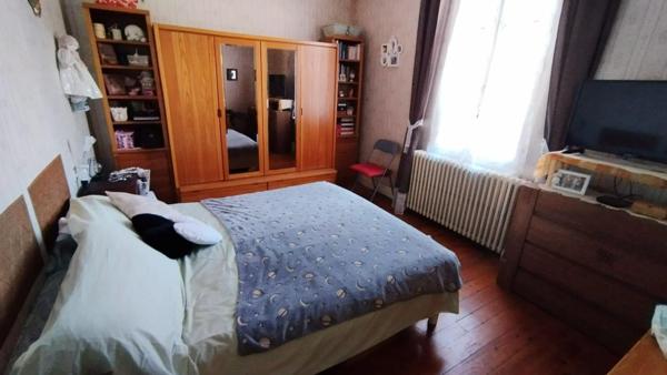 MAISON AVEC SOUS-SOL ET TERRAIN