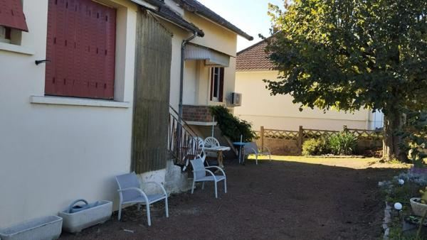 MAISON AVEC SOUS-SOL ET TERRAIN