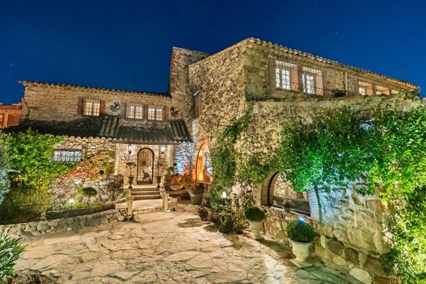 Vente Maison de maître Biot 10 Pièces 400 m²