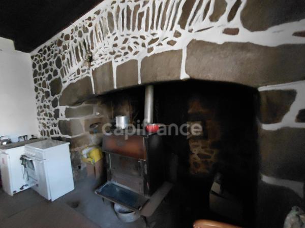 Maison de Maître du XVIIIe siècle avec dépendances et terrain de plus de 3 hectares – Puycapel (15)