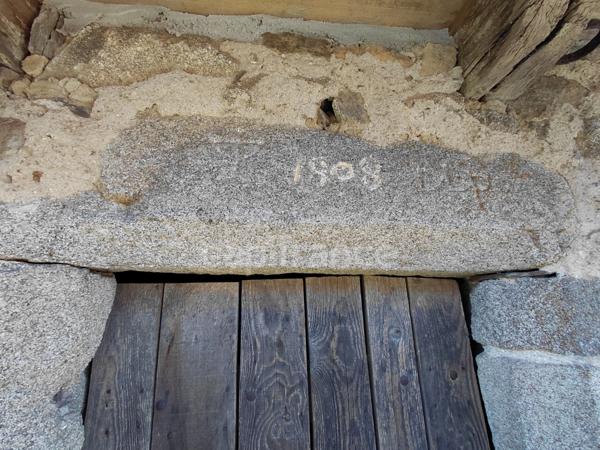 Maison de Maître du XVIIIe siècle avec dépendances et terrain de plus de 3 hectares – Puycapel (15)