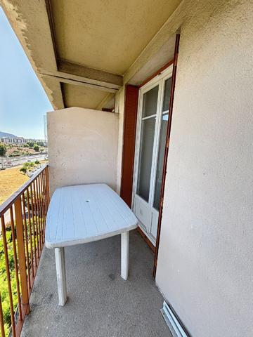 Appartement type 3 - 57.28 m² au dernier étage avec vue dégagée, parking, cave, ascenseur, traversant 13011