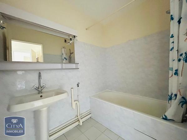 Appartement à louer 2 pièces 39.61m² Chartres (28000)