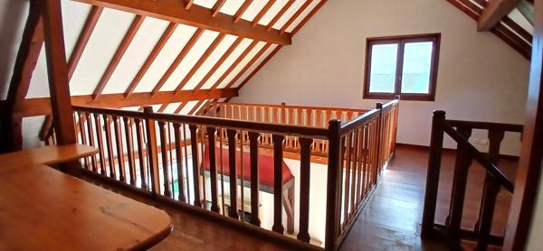 Attignat-Oncin (73610) Maison familiale 5 chambres 180m² avec 2500 m² de terrain vue lac d'Aiguebelette