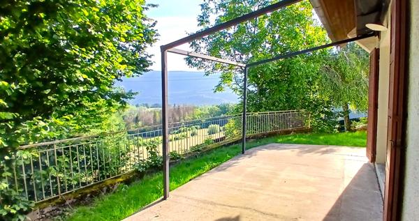 Attignat-Oncin (73610) Maison familiale 5 chambres 180m² avec 2500 m² de terrain vue lac d'Aiguebelette