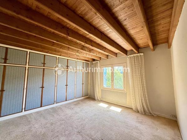 Vente                                                      Maison
                        
                     4 pièces                      101 m2                     à Neuvic