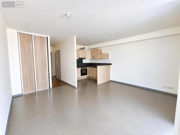 Location - Appartement Saint-Chély-d'Apcher 48200 75 m 2 75 m 2