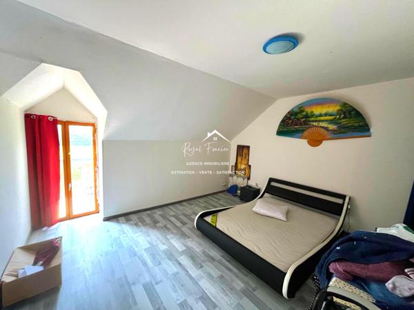 Bien situé dans un hameau, avec une vue imprenable