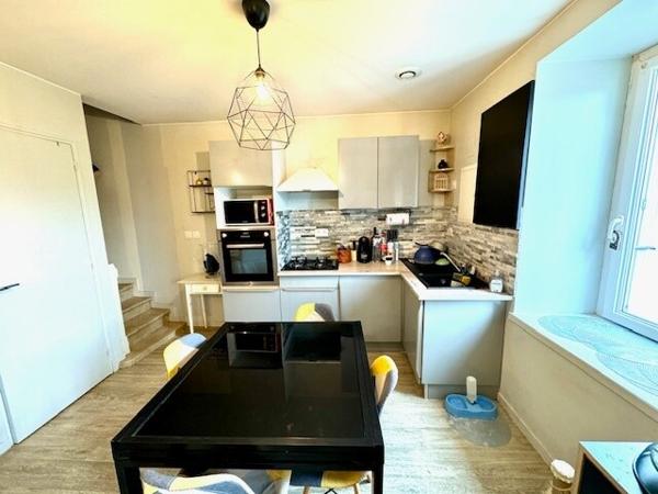 Maison en pierres + dépendance