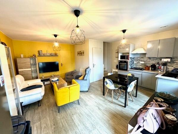 Maison en pierres + dépendance