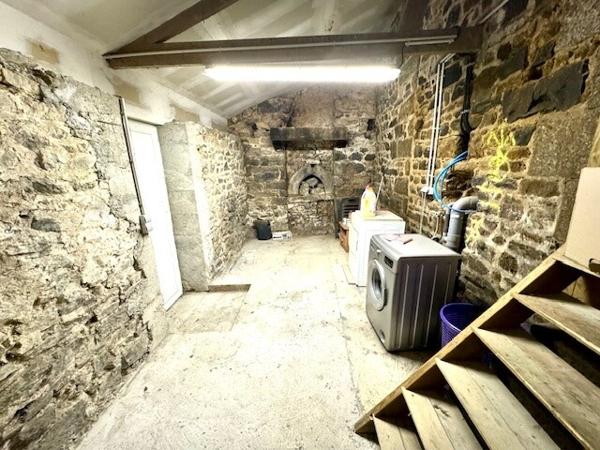 Maison en pierres + dépendance