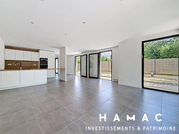 Tassin-le-bourg - Maison 174m2 - 603m2 de terrain - Piscine - Double Garage