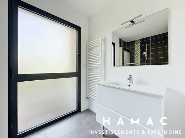 Tassin-le-bourg - Maison 174m2 - 603m2 de terrain - Piscine - Double Garage