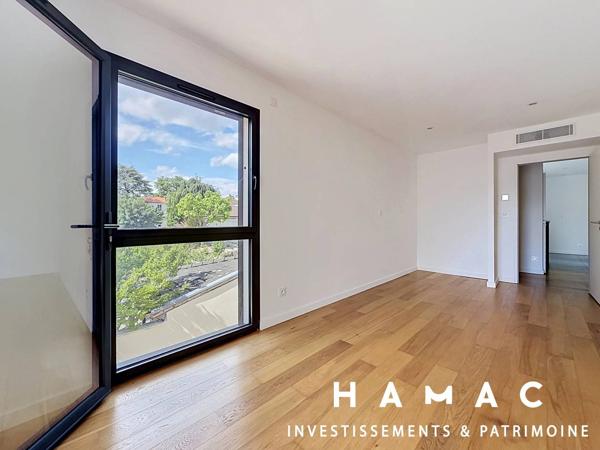 Tassin-le-bourg - Maison 174m2 - 603m2 de terrain - Piscine - Double Garage