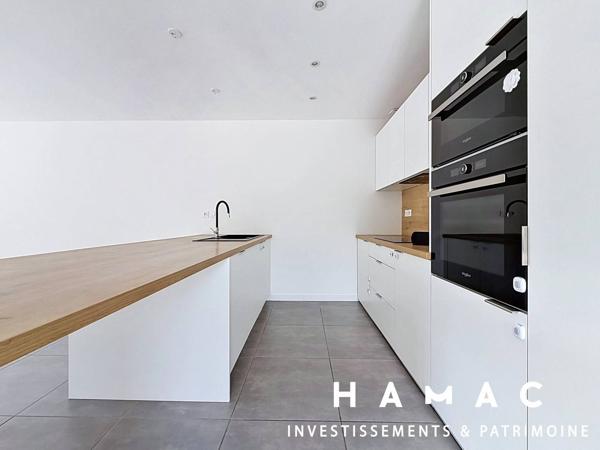 Tassin-le-bourg - Maison 174m2 - 603m2 de terrain - Piscine - Double Garage