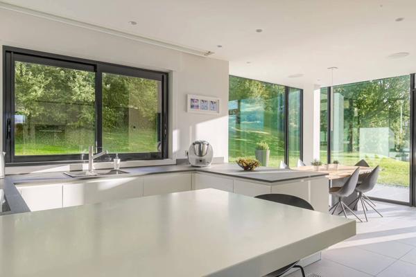 Villa contemporaine avec vue exceptionnelle