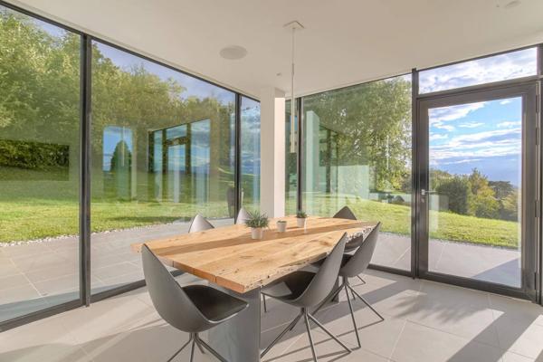 Villa contemporaine avec vue exceptionnelle