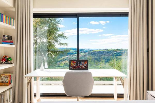 Villa contemporaine avec vue exceptionnelle