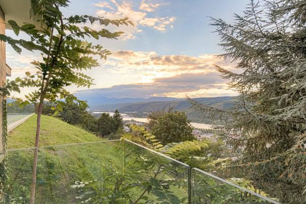 Villa contemporaine avec vue exceptionnelle