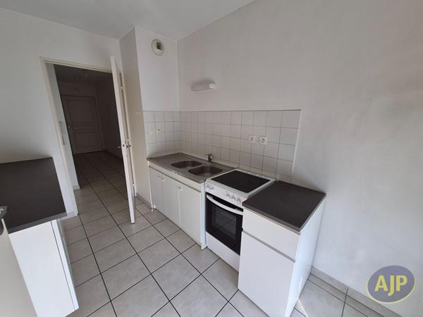 Appartement à louer Reze : 3 pièces, 63m² avec 2 chambre(s) à 865€ - AJP Immobilier Rezé