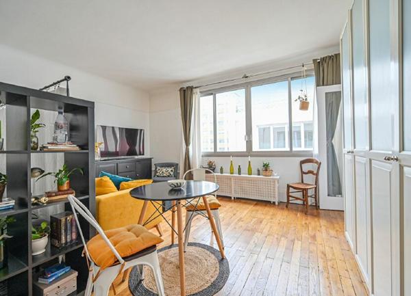 Appartement à vendre    2 pièces • 42,03 m2 Paris 15