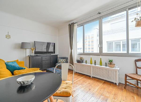 Appartement à vendre    2 pièces • 42,03 m2 Paris 15