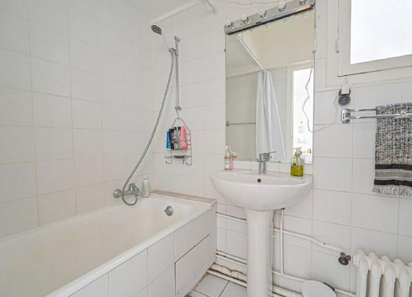 Appartement à vendre    2 pièces • 42,03 m2 Paris 15