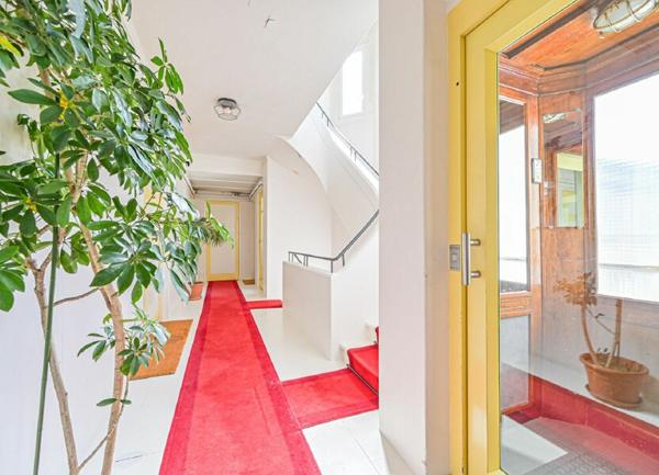 Appartement à vendre    2 pièces • 42,03 m2 Paris 15