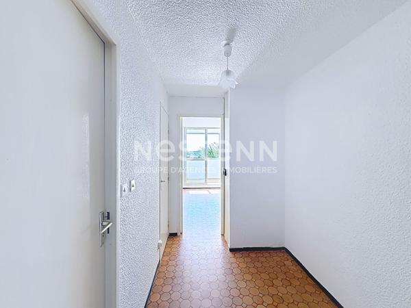 Studio cabine de 27.4 m² avec loggia, vue sur les Salins, piscine en option, local à vélo & place de parking Gruissan, Rive Droite