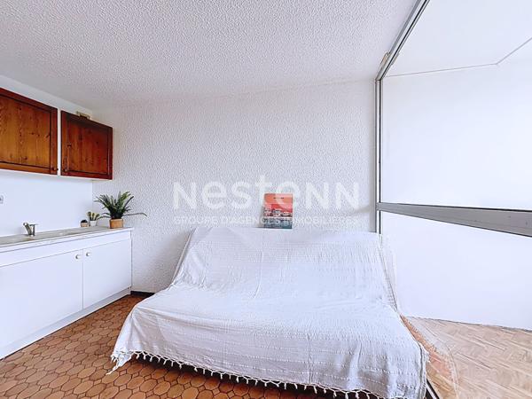 Studio cabine de 27.4 m² avec loggia, vue sur les Salins, piscine en option, local à vélo & place de parking Gruissan, Rive Droite