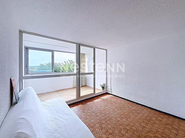 Studio cabine de 27.4 m² avec loggia, vue sur les Salins, piscine en option, local à vélo & place de parking Gruissan, Rive Droite