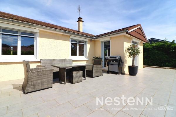 Saint-Priest Manissieux Maison 5 pièces 166m2, terrasse, double garage, terrain 730m2 plat et piscinable.