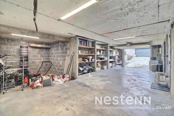 Saint-Priest Manissieux Maison 5 pièces 166m2, terrasse, double garage, terrain 730m2 plat et piscinable.