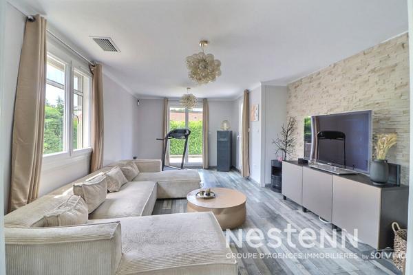 Saint-Priest Manissieux Maison 5 pièces 166m2, terrasse, double garage, terrain 730m2 plat et piscinable.