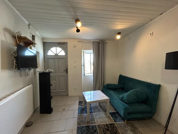 Maison de villageT2 bis meublée Montréal (11290)