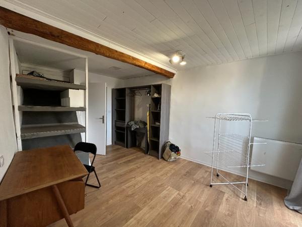 Maison de villageT2 bis meublée Montréal (11290)